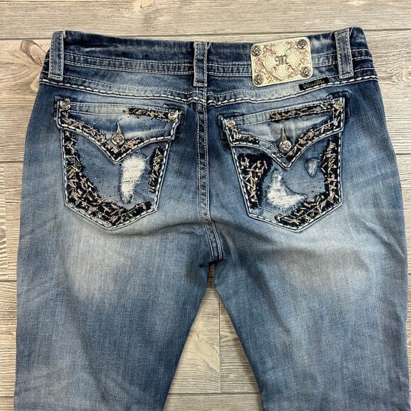 Miss Me Mid-Rise Easy Cropped Jeans Size 33 Y2K Style - Picture 5 of 7